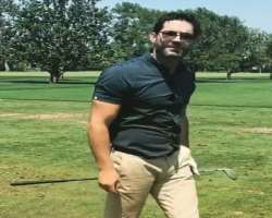 The actor loves to play golf in his free time The actor loves to play golf in his free time.